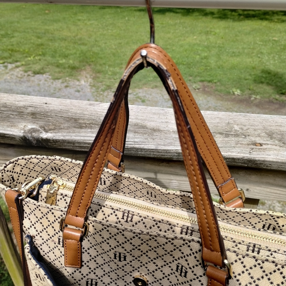 Vintage Style Tommy Hilfiger Purse - Picture 5 of 14